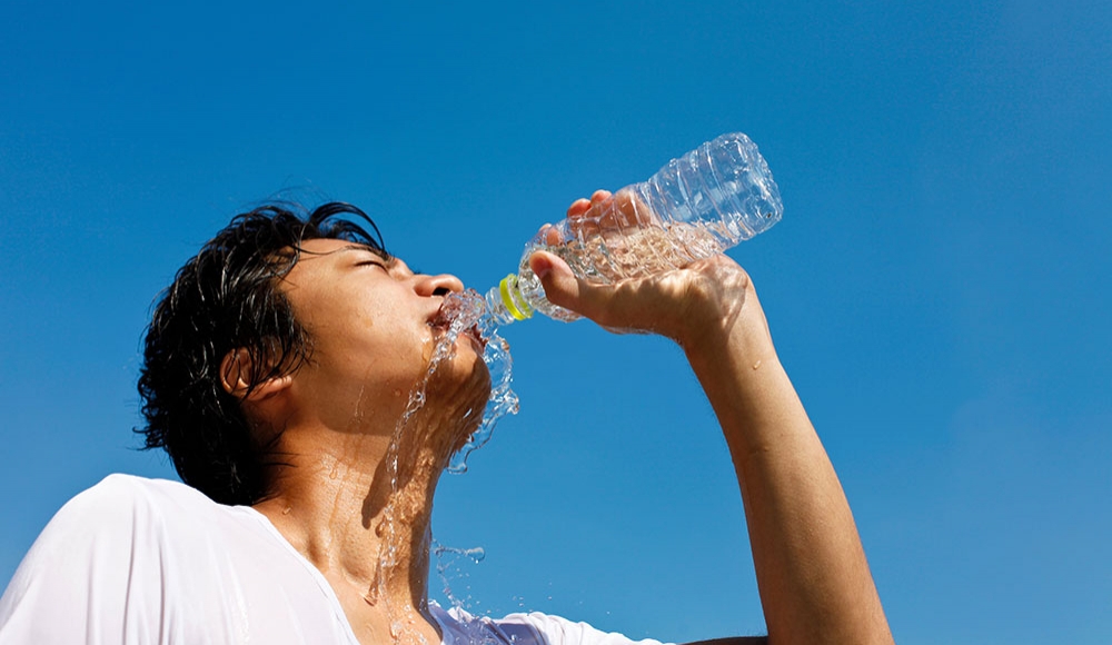 熱中症とカルシウム！水分の補給だけでは危険すぎる理由