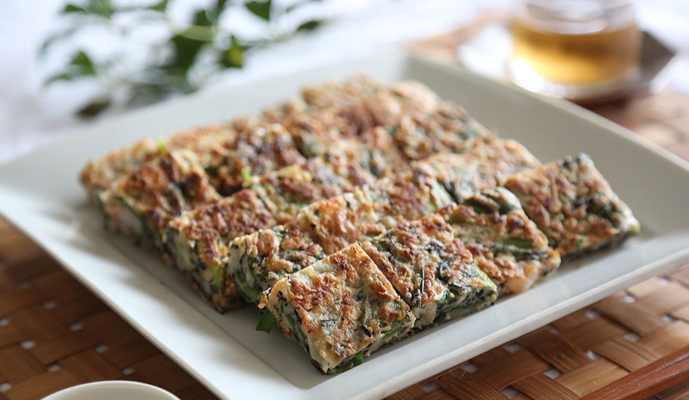 混ぜて焼くだけ！ひじきと干しエビの海鮮チヂミ